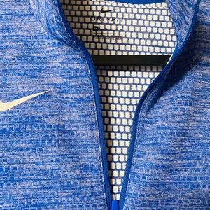 Nike dri fit pull over women’s